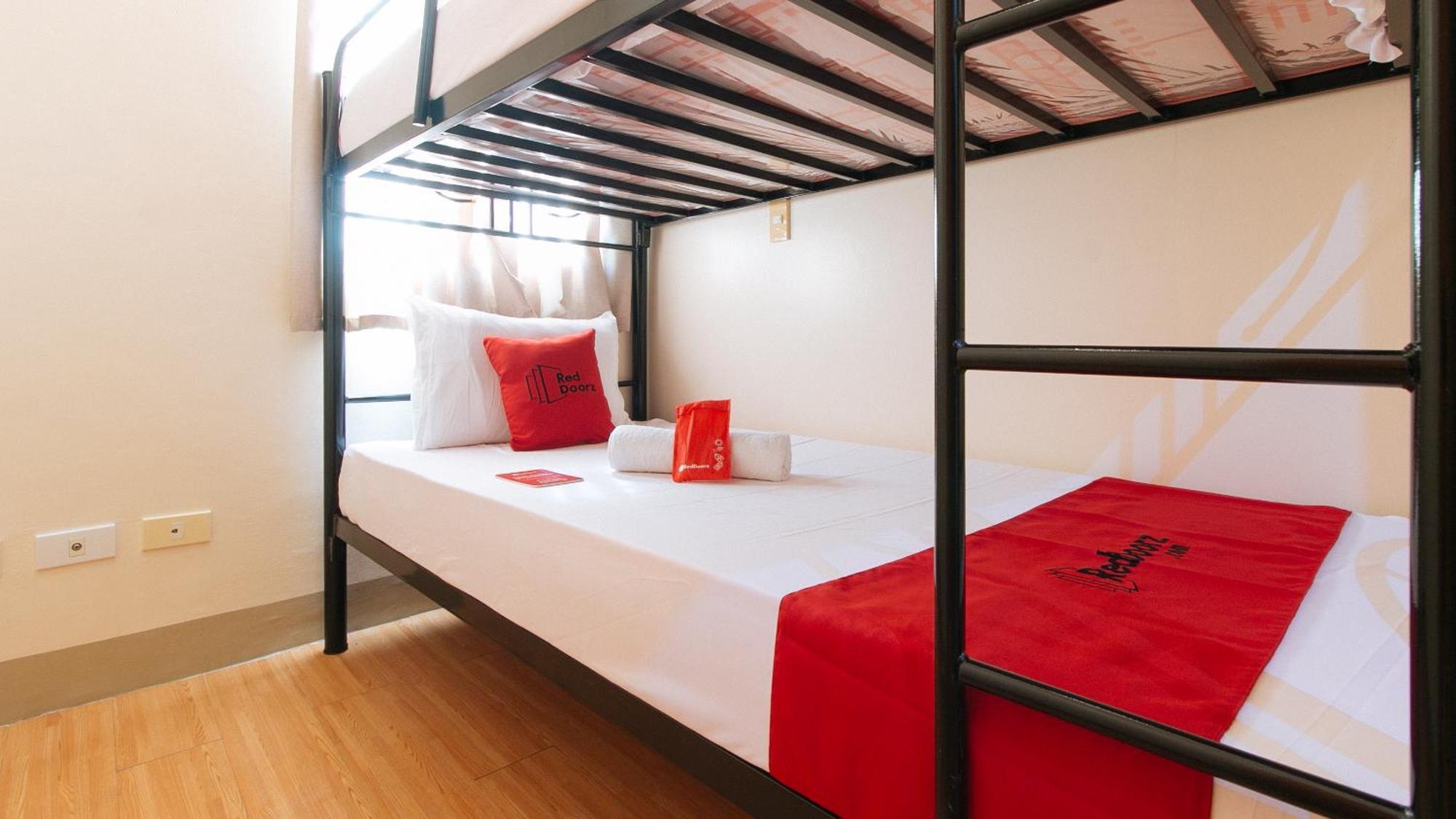 Reddoorz Plus At Alpina Heights Paranaque Paranaque City Extérieur photo