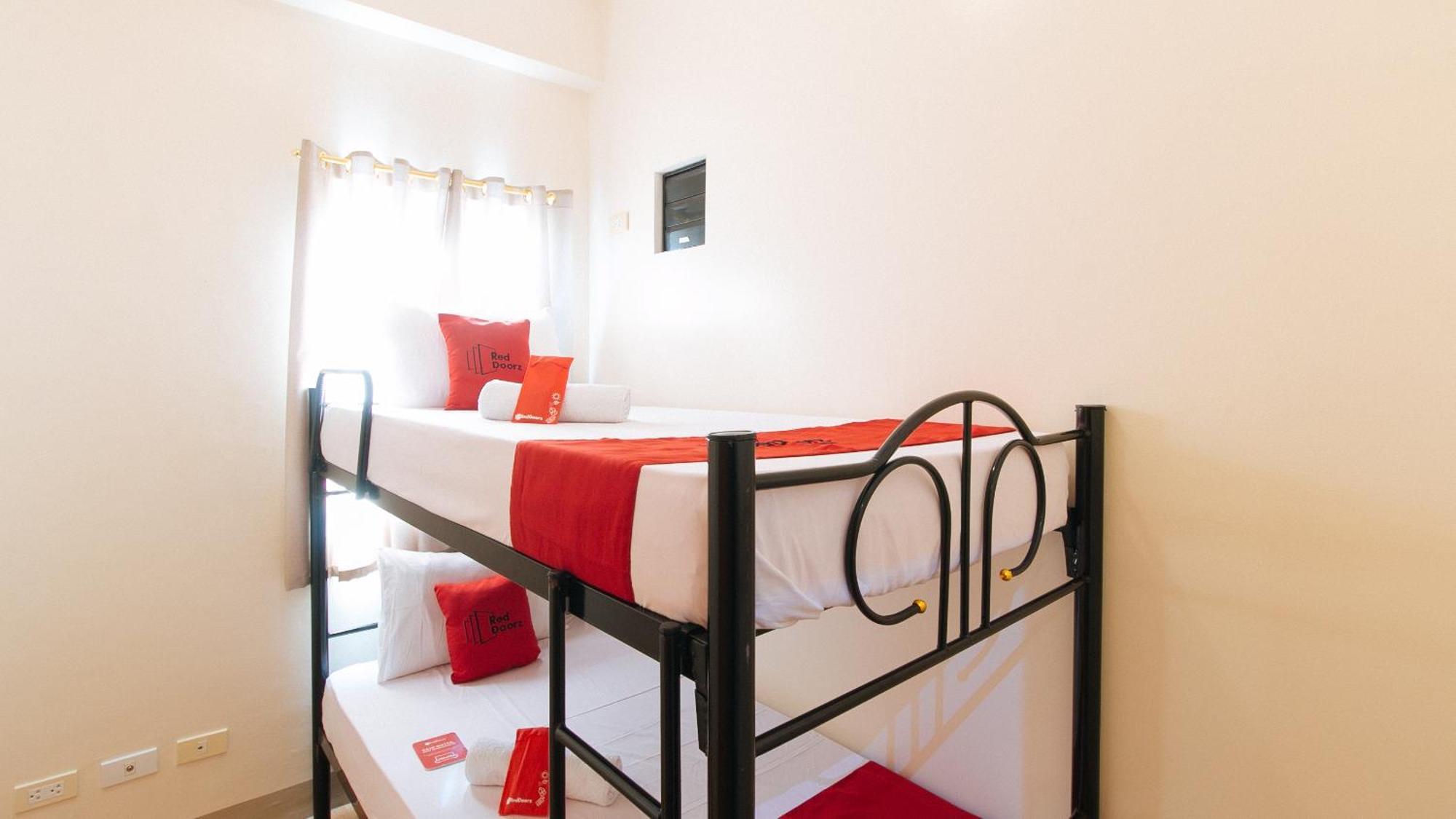 Reddoorz Plus At Alpina Heights Paranaque Paranaque City Extérieur photo