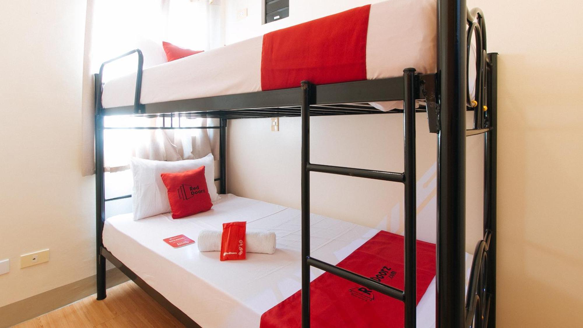 Reddoorz Plus At Alpina Heights Paranaque Paranaque City Extérieur photo